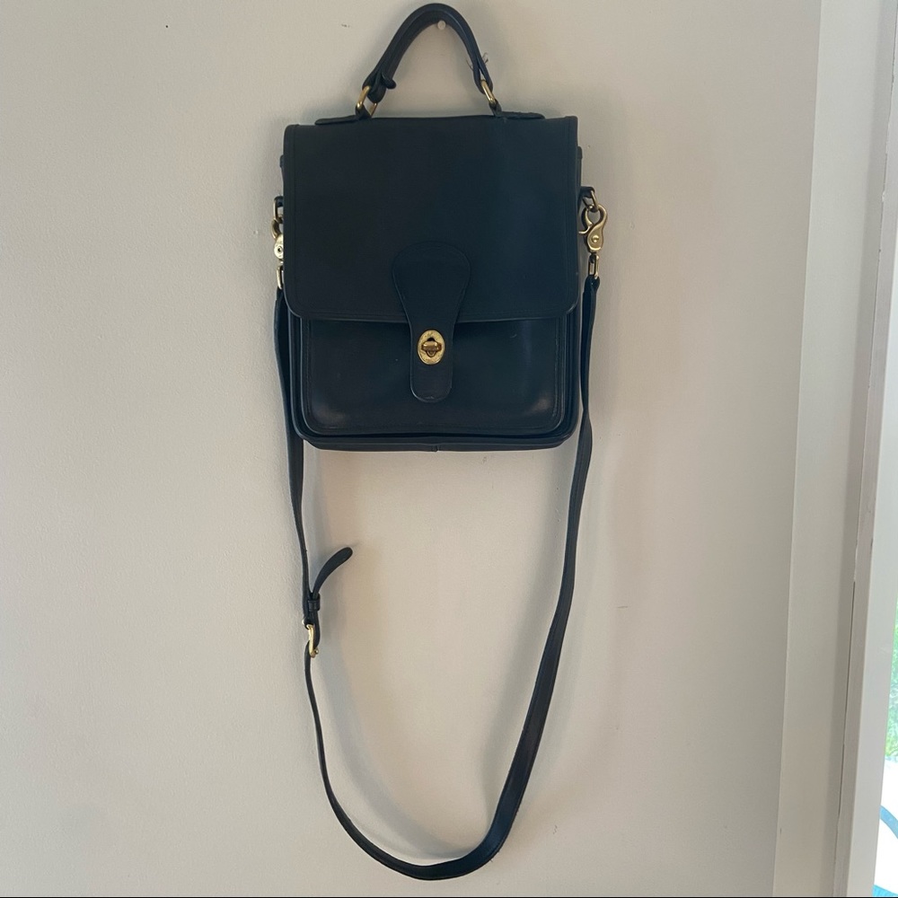 Vintage Coach 5130 Black Leather Willis Station Bag Turnlock Crossbody Purse